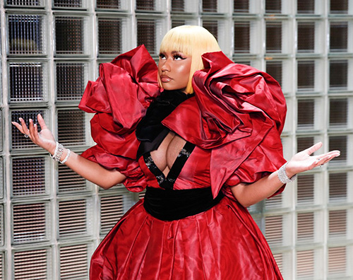 Nicki Minaj marc jacobs Nicki Minaj esplosiva sulla cover di Wonderland