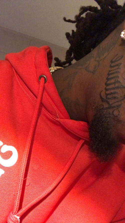 Offset Offset si tatua il nome di sua figlia sul viso