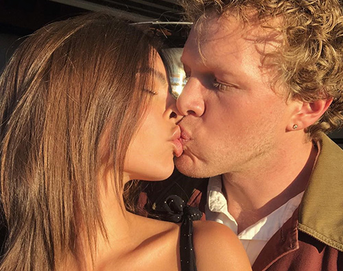 Emily Rata 1 Emily Ratajkowski bacia suo marito su Instagram