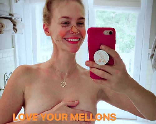 January Jones January Jones in topless su Instagram per una buona causa