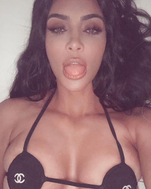 Kim Kardashian Kim Kardashian fa la linguaccia al suo lunedì mattina