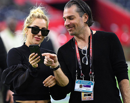 Lady Gaga è fidanzata con Christian Carino Lady Gaga Christian Carino Lady Gaga è fidanzata con Christian Carino