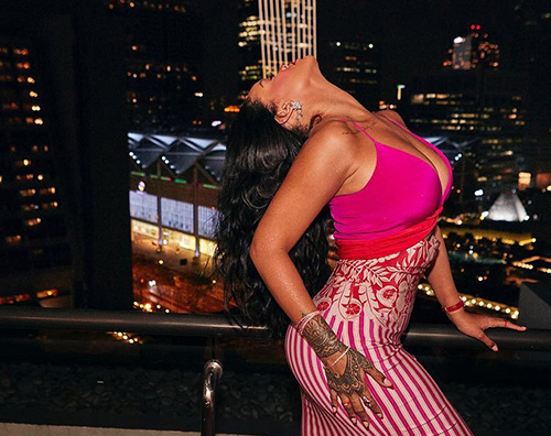 Rihanna 2 Rihanna porta il suo Fenty Beauty a Singapore