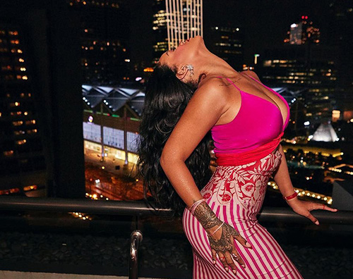 Rihanna porta il suo Fenty Beauty a Singapore Rihanna 2 Rihanna porta il suo Fenty Beauty a Singapore