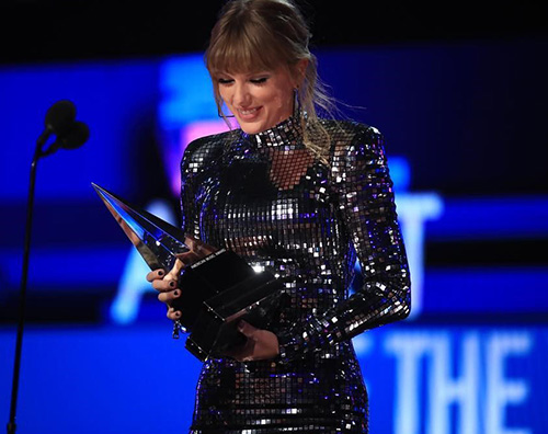 Taylor Swift 1 AMA 2018: Taylor Swift è la donna più premiata della storia