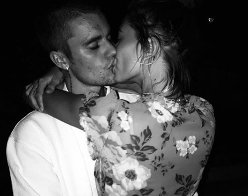 Justin Bieber Hailey Baldwin Justin e Hailey, bacio da record sui social