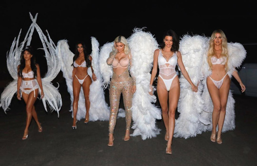 Kardashian Jenner Le sorelle Kardashian e Jenner sono angeli di Victorias Secret per Halloween