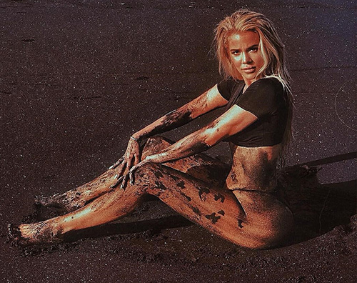 Khloe Kardashian: prova costume bollente a Bali Khloe Kardashian 2 Khloe Kardashian: prova costume bollente a Bali