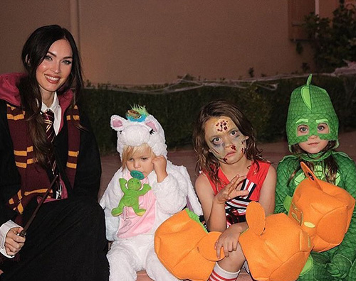 Meghan Fox 2 Megan Fox mostra i suoi figli su Instagram per Halloween