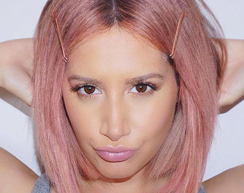 Ashley Tisdale Ashley Tisdale, capelli rosa per Natale