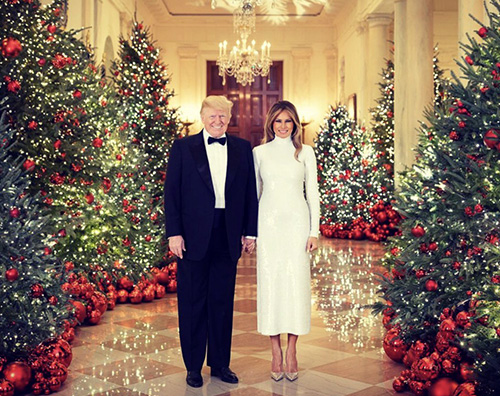 La card di Natale di Melania e Donald Trump Donald e Melania Trump La card di Natale di Melania e Donald Trump