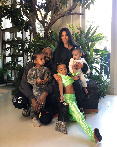 Kim Kardashian 1 Kim Kardashian e Kanye West nelle nuove foto di famiglia