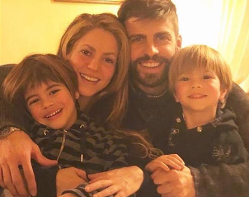 Shakira Pique Shakira e Piquè, ritratto di famiglia su Instagram