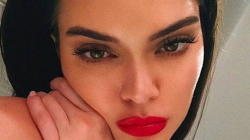 Vanessa Hudgens come Kendall Jenner su Instagram Kendall Jenner VS Vanessa Hudgens Vanessa Hudgens come Kendall Jenner su Instagram