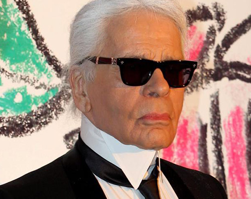 Karl Lagerfeld E morto Karl Lagerfeld