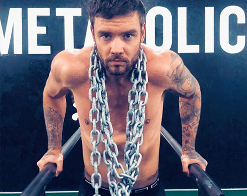 Liam Payne Liam Payne a petto nudo su Instagram