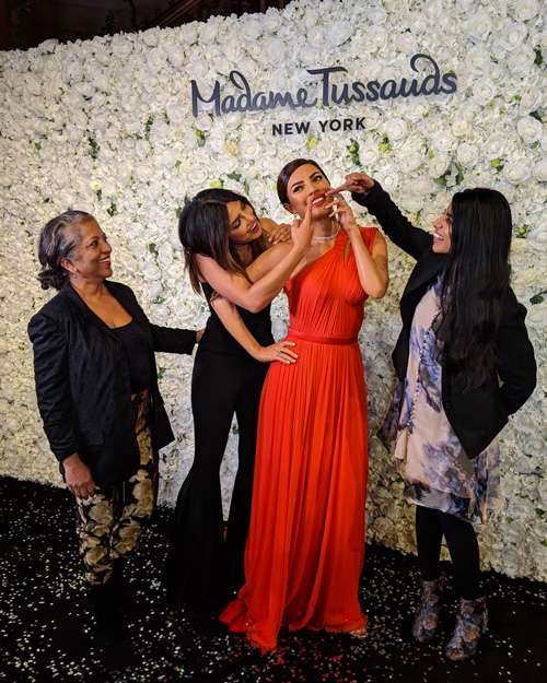 Priyanka chopra 3 Priyanka Chopra è una statua di cera al Madame Tussauds di NY