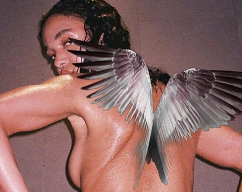 TKA Twigs FKA Twigs in topless su Instagram