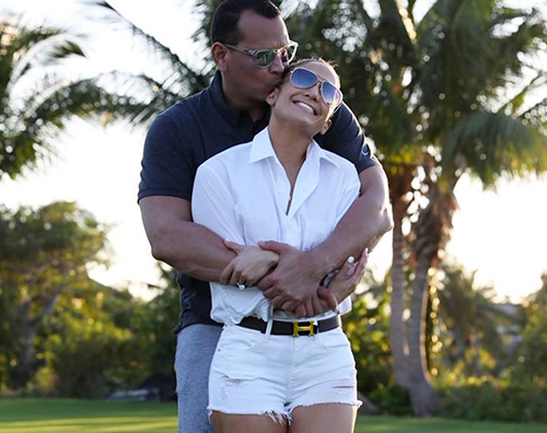 JLo ritorna sul set e Alex Rodriguez le fa gli auguri