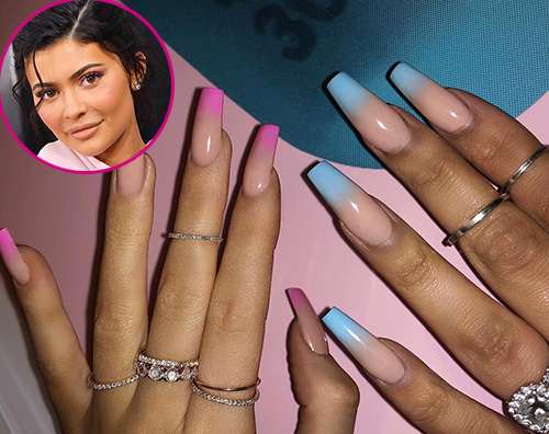 Kylie Jenner 3 Kylie Jenner, la sua nail art di primavera è dimpatto