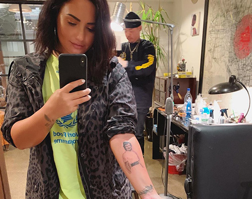 demi lovaro 2 Demi Lovato ha un nuovo tatuaggio