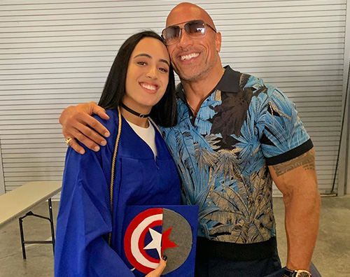 dwayne Johnson Dwayne Johnson festeggia il diploma di sua figlia