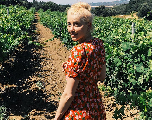 amber heard 2 Amber Heard tra le vigne della Corsica