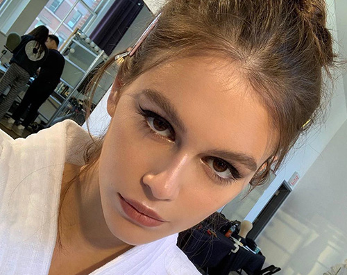 kaia gerber Kaia Gerber imbronciata sul set