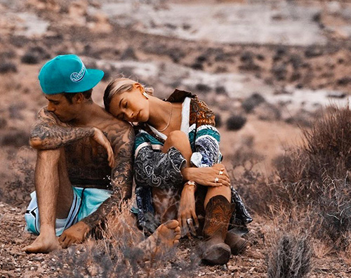 Hailey Baldwin festeggia un anno dalla proposta di matrimonio justin Bieber Hailey Baldwin Hailey Baldwin festeggia un anno dalla proposta di matrimonio
