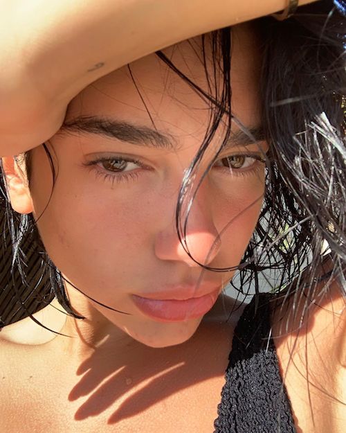 67722320 2323762751040479 3614144501009563219 n Dua Lipa si gode il sole estivo