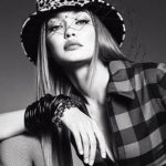 Gigi 5 150x150 Gigi Hadid in topless su Vogue Brasil