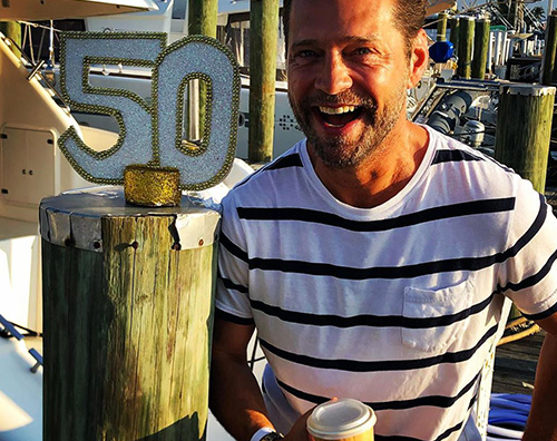 JASON PRISTLEY Jason Priestley compie 50 anni