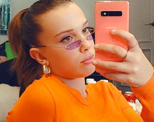 millie bobby brown Millie Bobby Brown, look anni 90 su Instagram