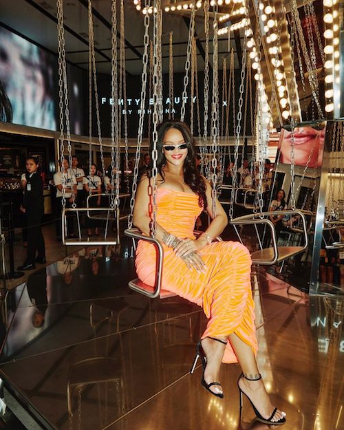 Rihanna, due look hot a Seul 69906694 325362348259433 7433364955680084345 n Rihanna, due look hot a Seul
