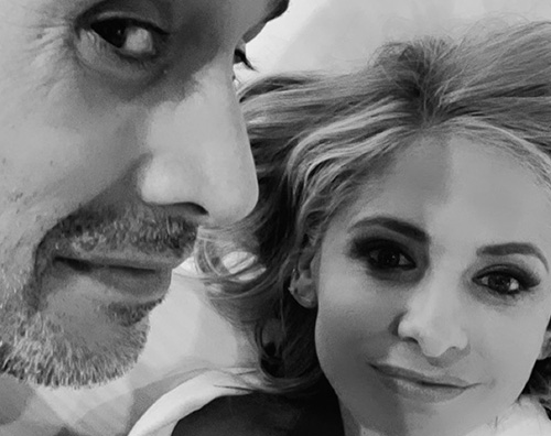 Sarah Michelle Gellar e Freddie Prinze Jr. romantici a Las Vegas Saram Michelle Gellar Sarah Michelle Gellar e Freddie Prinze Jr. romantici a Las Vegas