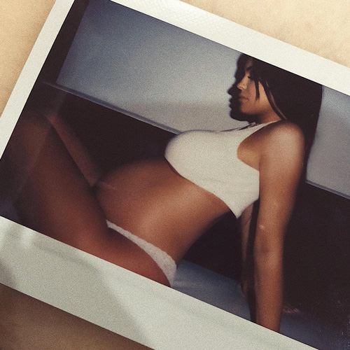 Kylie Jenner Kylie Jenner riflette sulla sua gravidanza