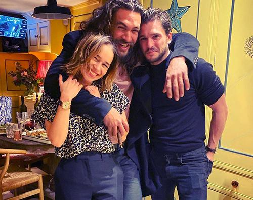 emilia clarke jason momoa kit harington Emila Clarke, festa di compleanno con Jason Momoa e Kit Harington