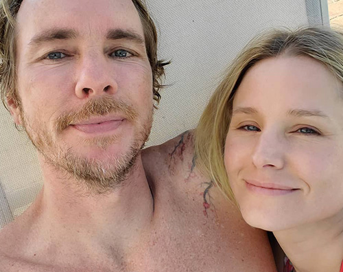 Kristen Bell e Dax Shepard, maschera di coppia kristen bell dax shepard Kristen Bell e Dax Shepard, maschera di coppia