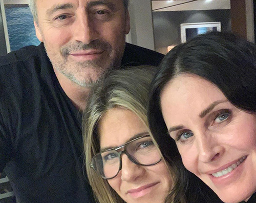 reunion friends Courtney Cox, Jennifer Aniston e Matt LeBlanc si sono incontrati nel we