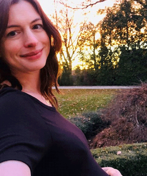 Anne Hathaway, compleanno col pancione anne hathaway Anne Hathaway, compleanno col pancione