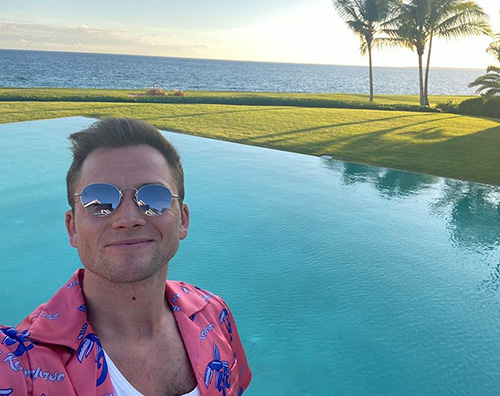 taron egerton 2 Taron Egerton festeggia i suoi 30 anni in Repubblica Dominicana