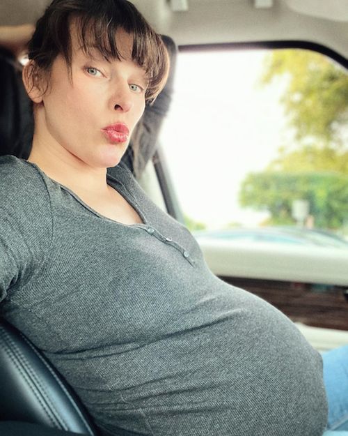 74666103 464479647585065 712228223185482749 n 1 Milla Jovovich è sempre più incinta