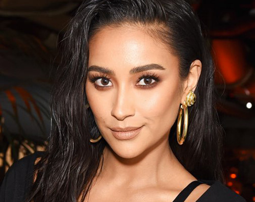 Shay Mitchell 1 Shay Mitchell ha perso il senso del tempo