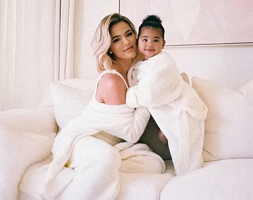 Khloe Kardashian su Instagram con True khloe lardashian 2 Khloe Kardashian su Instagram con True