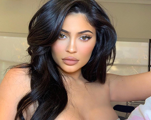 kylie cover Kylie Jenner spacca lInstagram col suo ultimo post hot
