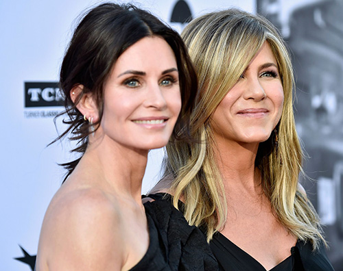 Courteney Cox Jennifer Aniston Courtney Cox sogna un ritorno di fiamma tra Jen e Brad?