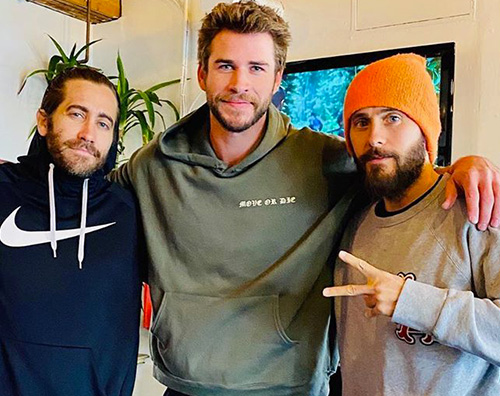 Liam Hemsworth Jared Leto e Jake Gyllenhaal Liam Hemsworth, Jared Leto e Jake Gyllenhaal si allenano insieme