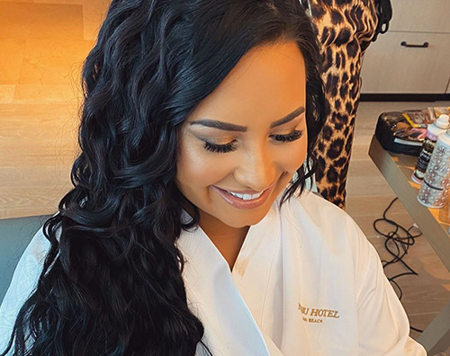 Demi Lovato, foto di backstage prima del Super Bowl demi lovato Demi Lovato, foto di backstage prima del Super Bowl