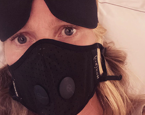 gwyneth paltrow Anche Gwyneth Paltrow si protegge dal coronavirus