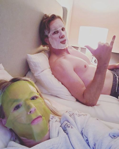 88308080 489033288434652 7610301398468412892 n Kristen Bell e Dax Shepard, maschera di coppia